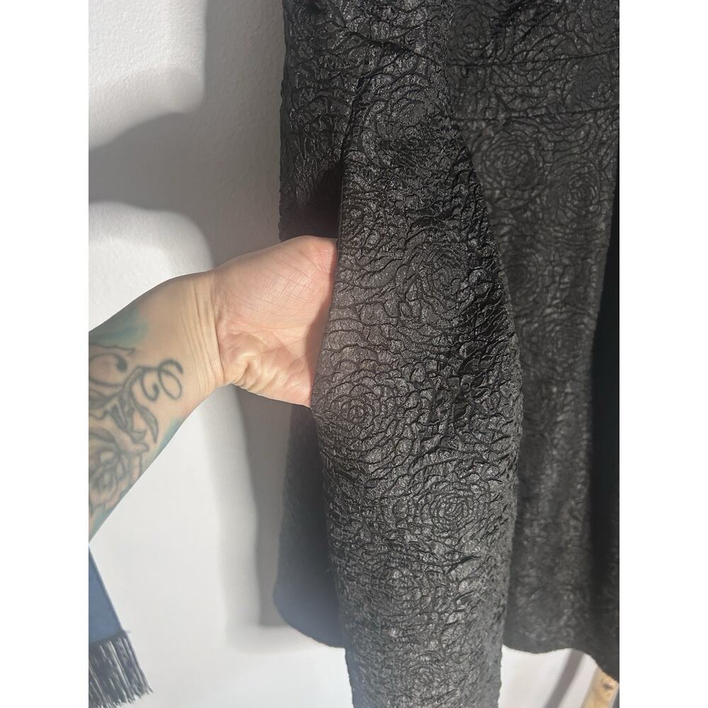 BloomChic Skater Dress Black Textured Rose Sleeveless Pockets Cocktail Sz 22 - Picture 4 of 11